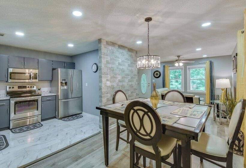 Athens Home W/ Deck   Near Sanford Stadium!
