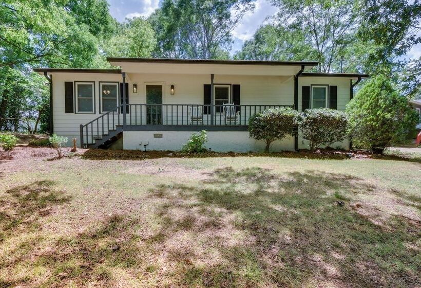 Athens Home W/ Deck   Near Sanford Stadium!