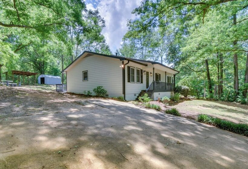 Athens Home W/ Deck   Near Sanford Stadium!