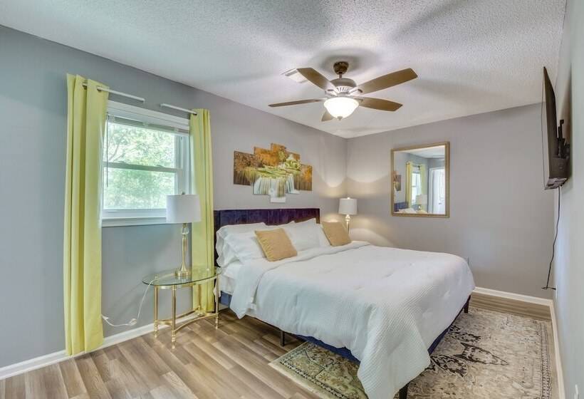 Athens Home W/ Deck   Near Sanford Stadium!
