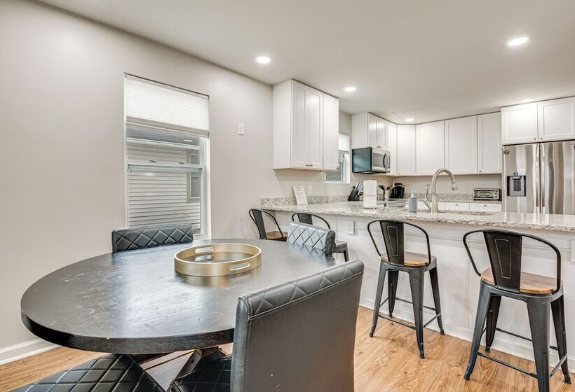 Charming Atlanta Home W/ Yard ~ 7 Mi To Downtown!