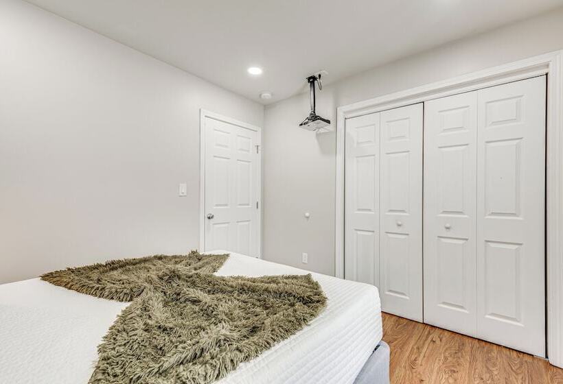 Charming Atlanta Home W/ Yard ~ 7 Mi To Downtown!