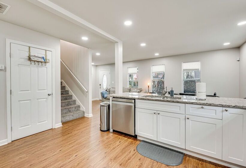 Charming Atlanta Home W/ Yard ~ 7 Mi To Downtown!