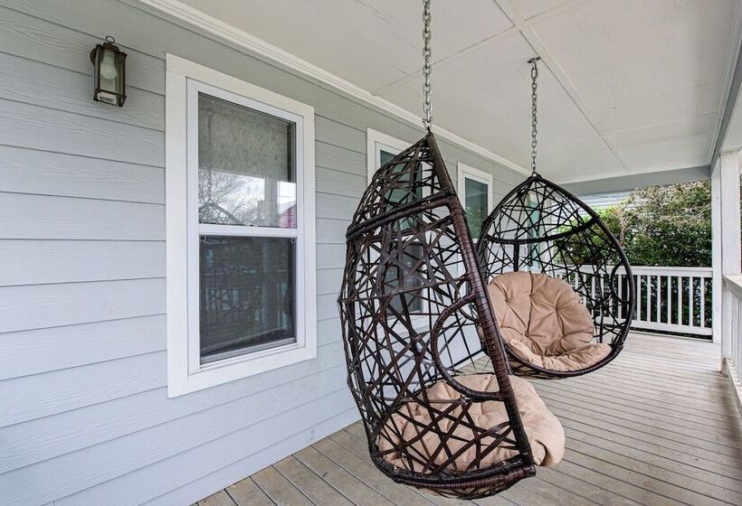 Charming Atlanta Home W/ Yard ~ 7 Mi To Downtown!