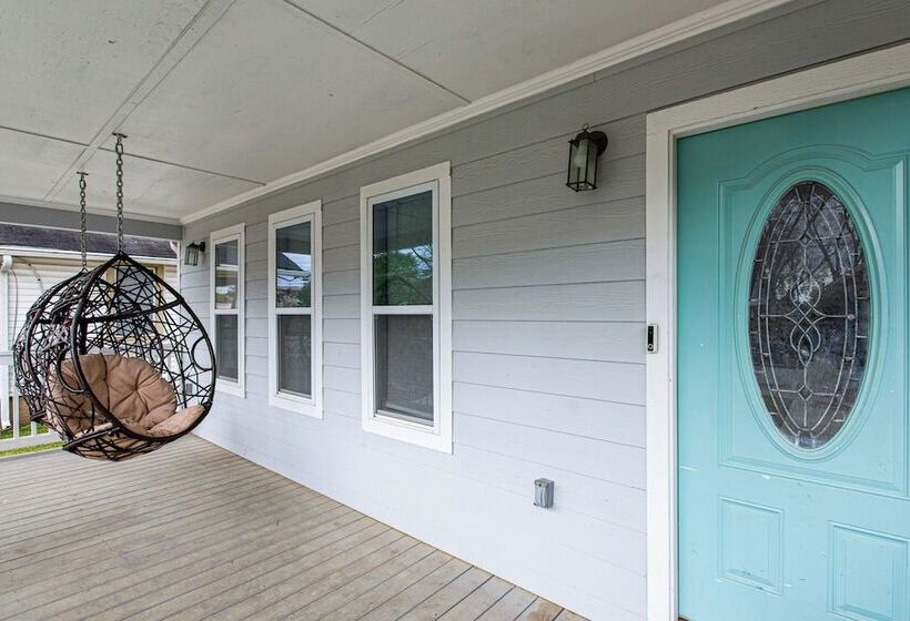 Charming Atlanta Home W/ Yard ~ 7 Mi To Downtown!
