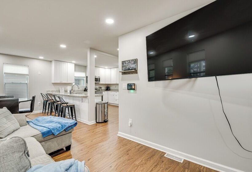 Charming Atlanta Home W/ Yard ~ 7 Mi To Downtown!