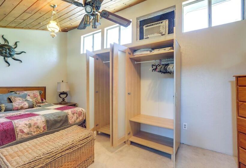 Auburn Cottage W/ Patios & Garden   3 Mi To Town!