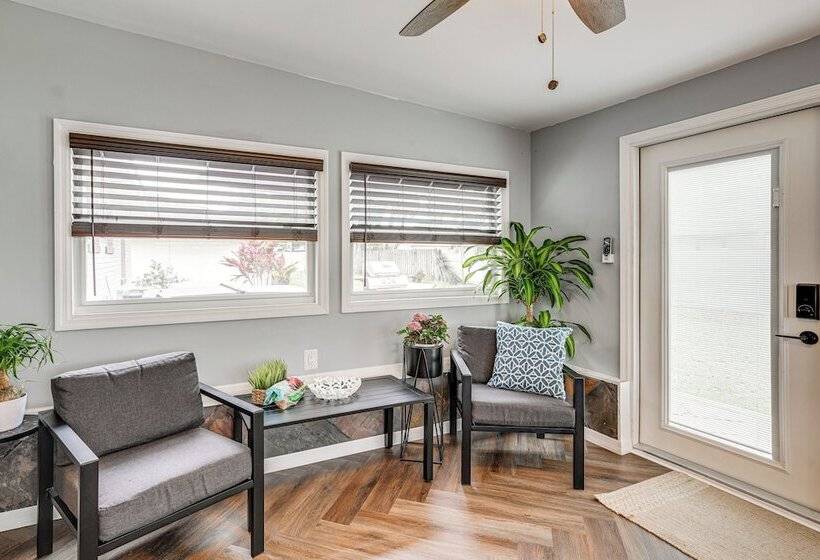 Avon Park Home W/ Private Hot Tub & Sunroom!