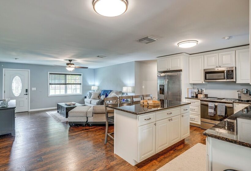 Avon Park Home W/ Private Hot Tub & Sunroom!