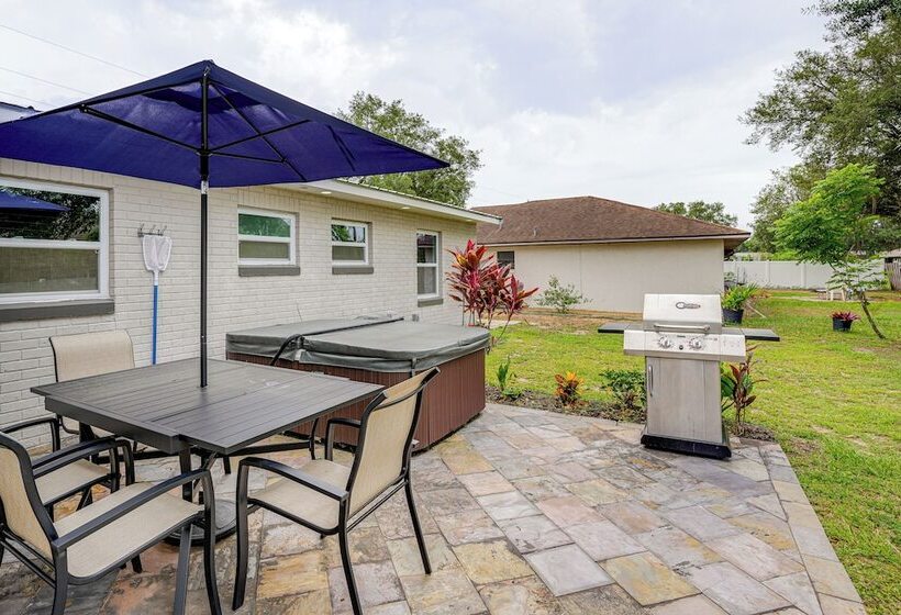 Avon Park Home W/ Private Hot Tub & Sunroom!