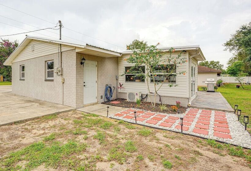 Avon Park Home W/ Private Hot Tub & Sunroom!
