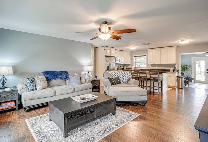 Avon Park Home W/ Private Hot Tub & Sunroom!