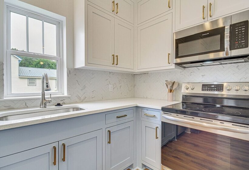 Bay St Louis Home W/ Deck, Near Hollywood Casino!