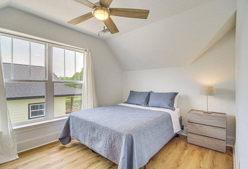 Bay St Louis Home W/ Deck, Near Hollywood Casino!