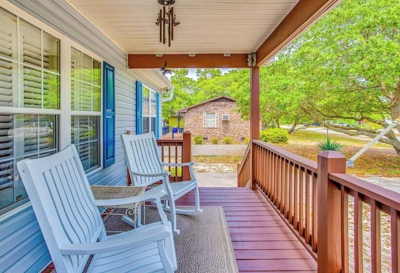 Beachy Oak Island Family Home   1 Mi To Ocean!