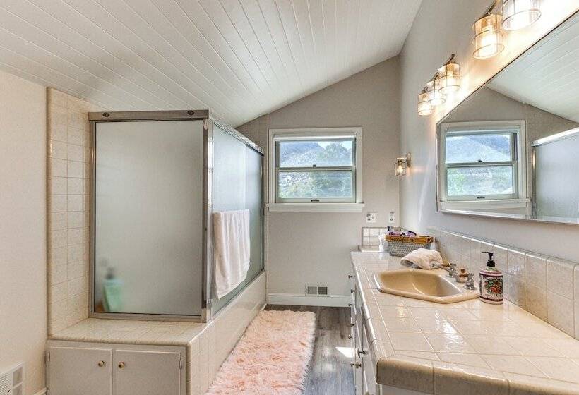 Beautiful Kernville Home W/ Game Room & Mtn Views!