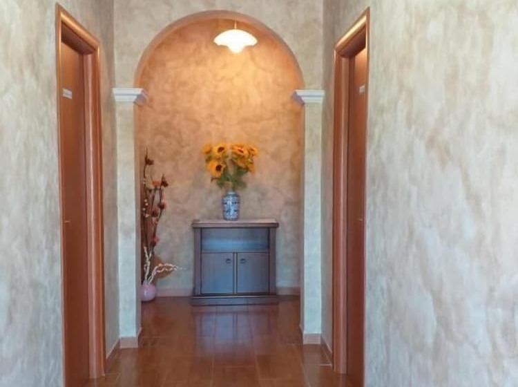 ベッドアンドブレックファースト Affittacamere Il Girasole