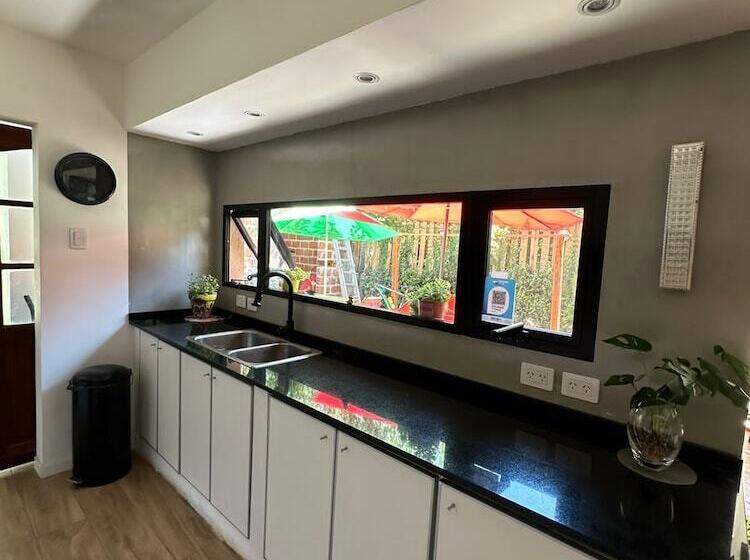 مبيت وإفطار Anas Inn