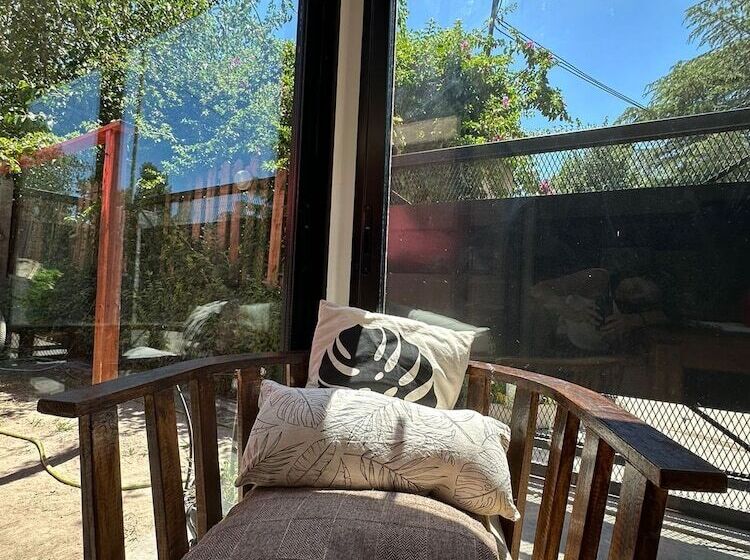 تختخواب و صبحانه Anas Inn