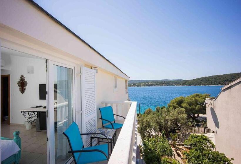 مبيت وإفطار Boutique Guesthouse Sveti Petar, On The Beach, Heated Pool & Boat Berth   Adult Only