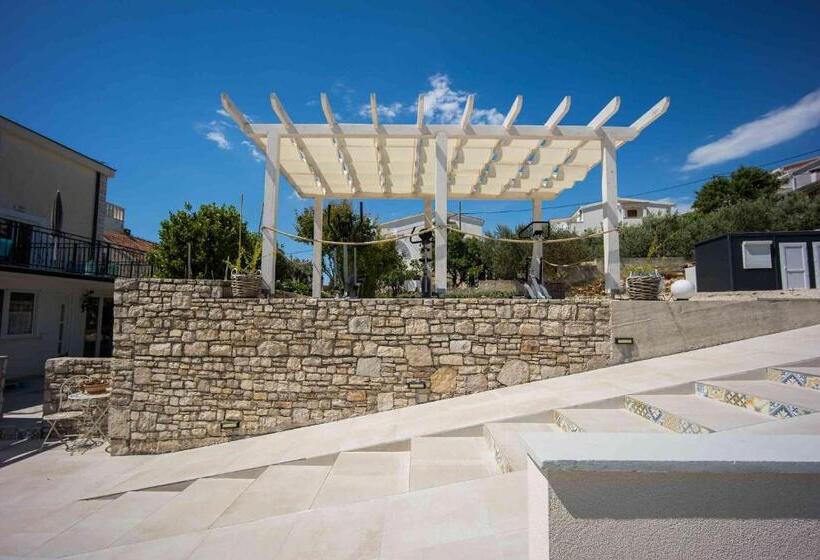 مبيت وإفطار Boutique Guesthouse Sveti Petar, On The Beach, Heated Pool & Boat Berth   Adult Only