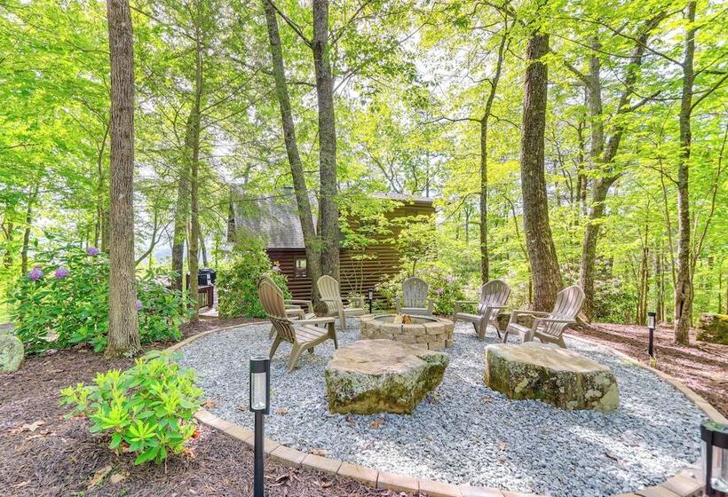 Blue Ridge Cabin W/ Mountain Views: 6 Mi To Dtwn!