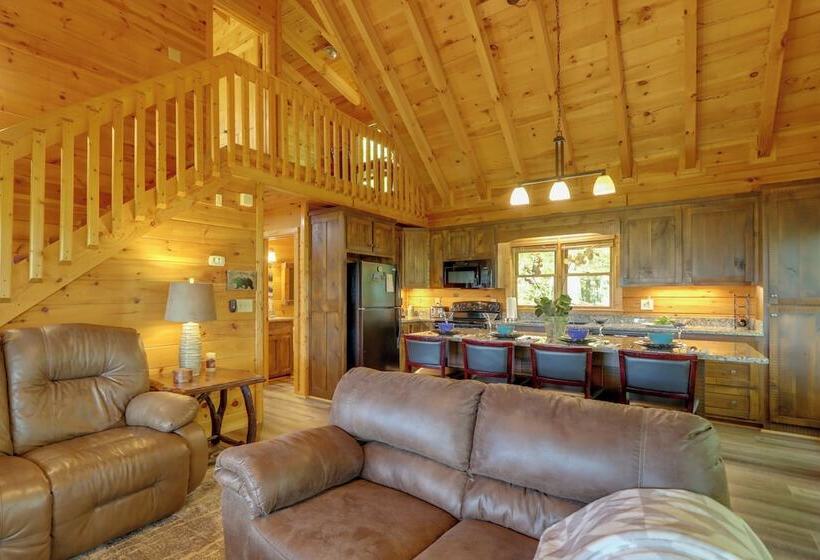 Blue Ridge Cabin W/ Mountain Views: 6 Mi To Dtwn!