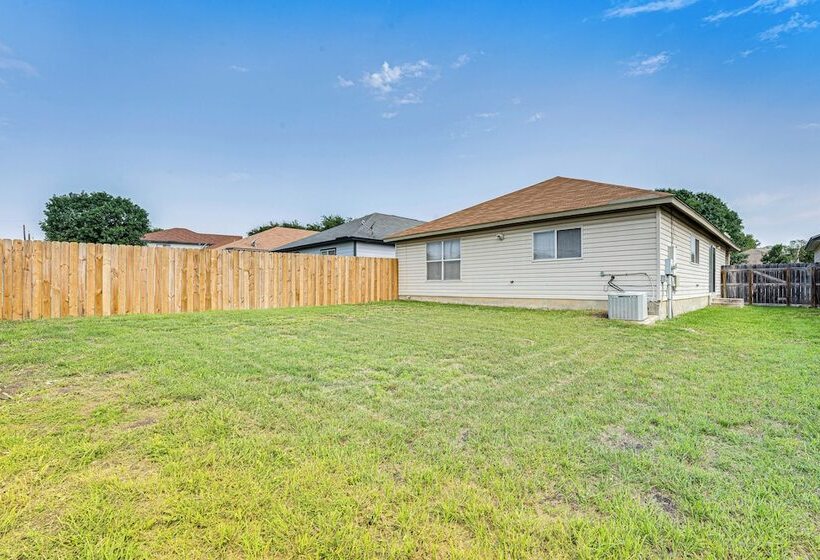 Bright San Antonio Home < 13 Mi To Downtown!