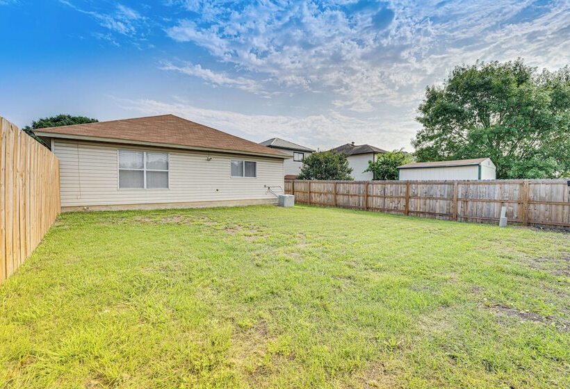 Bright San Antonio Home < 13 Mi To Downtown!