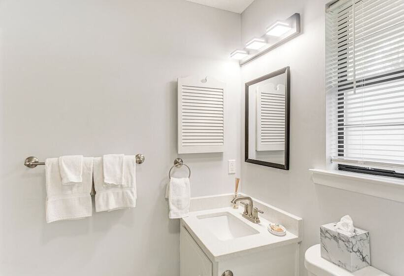 Brunswick Retreat W/ Patio & Grill, Near Beaches!