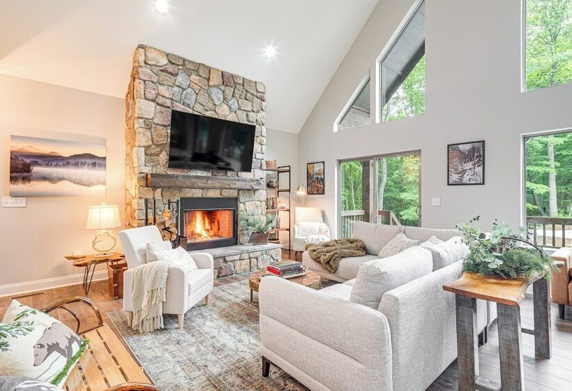 Cabin Rental Near Black Mountain: Fire Pit & Grill