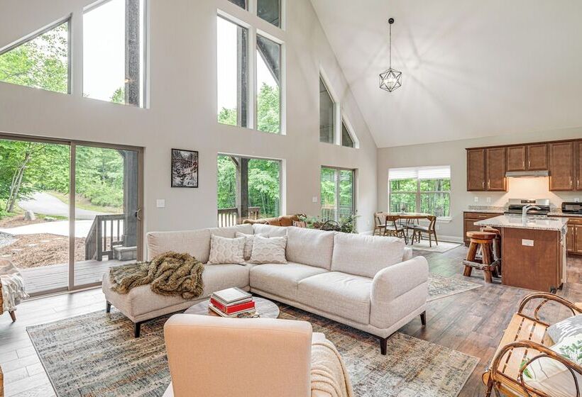 Cabin Rental Near Black Mountain: Fire Pit & Grill