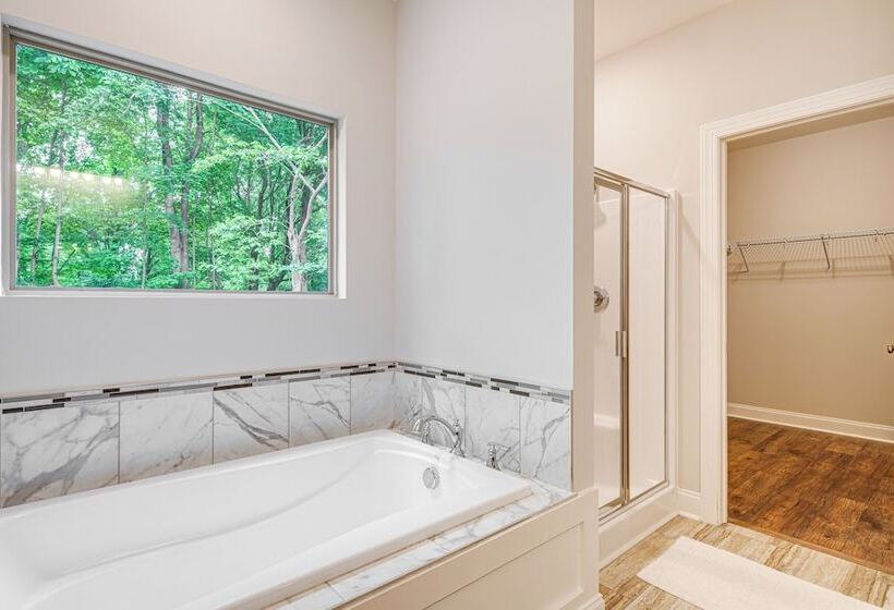 Cabin Rental Near Black Mountain: Fire Pit & Grill