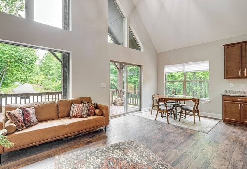 Cabin Rental Near Black Mountain: Fire Pit & Grill