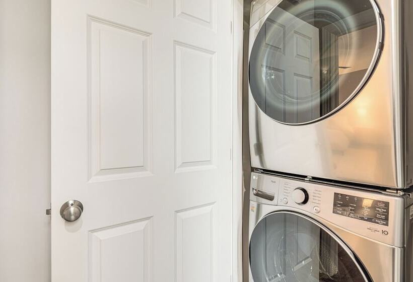 Cabin Rental Near Black Mountain: Fire Pit & Grill