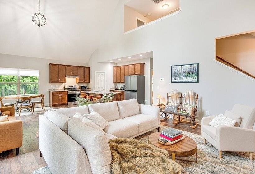 Cabin Rental Near Black Mountain: Fire Pit & Grill