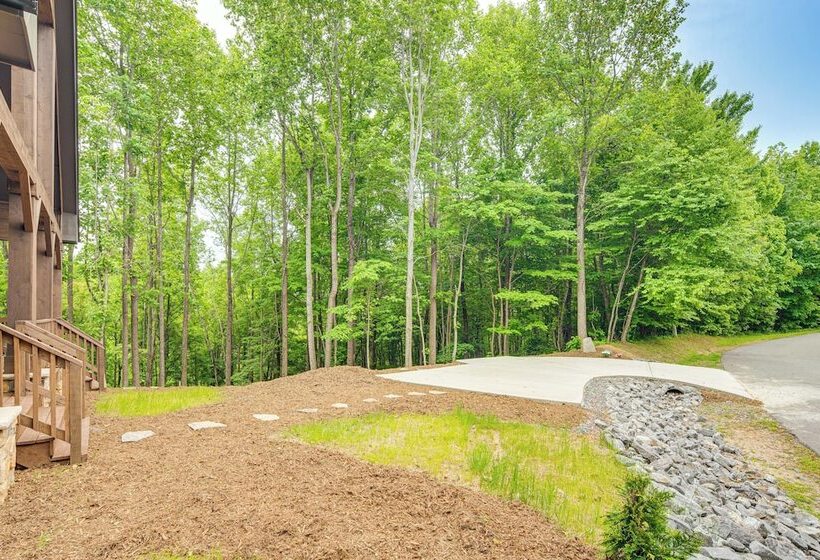 Cabin Rental Near Black Mountain: Fire Pit & Grill