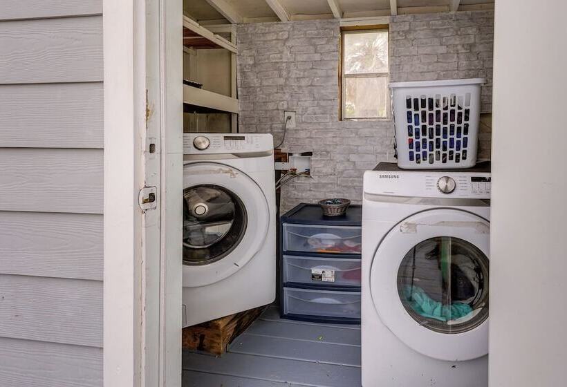 Canal Front Freeport Home ~ 4 Mi To Surfside Beach