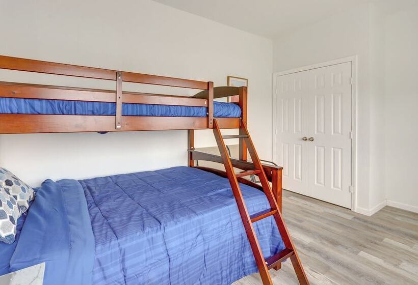 Canal Front Freeport Home ~ 4 Mi To Surfside Beach