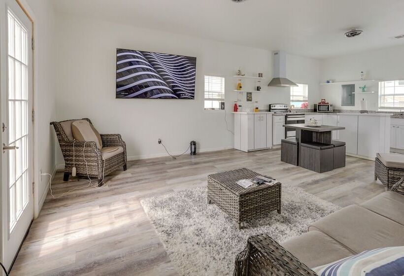 Canal Front Freeport Home ~ 4 Mi To Surfside Beach