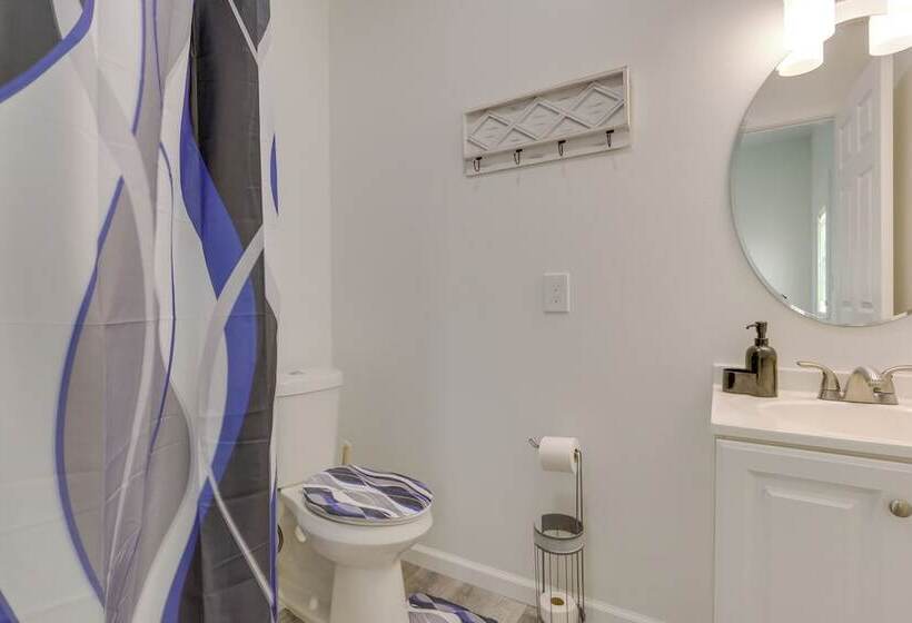 Canal Front Freeport Home ~ 4 Mi To Surfside Beach