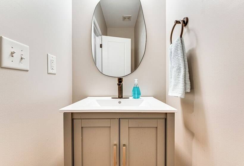 Canton Home W/ Fenced Yard: 6 Mi To Lake Allatoona