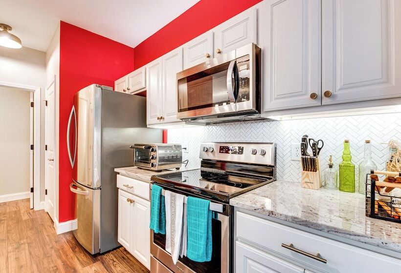 Canton Home W/ Fenced Yard: 6 Mi To Lake Allatoona