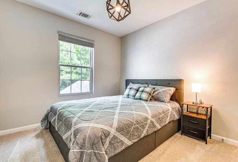 Canton Home W/ Fenced Yard: 6 Mi To Lake Allatoona