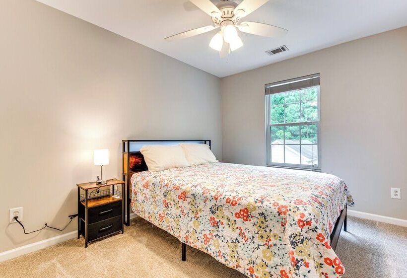 Canton Home W/ Fenced Yard: 6 Mi To Lake Allatoona