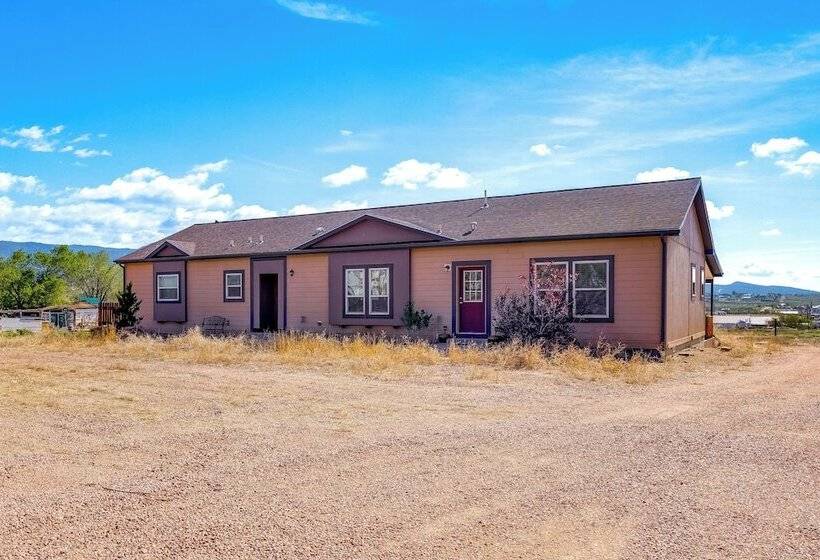 Cañon City Home: Close To Hiking & Rafting!