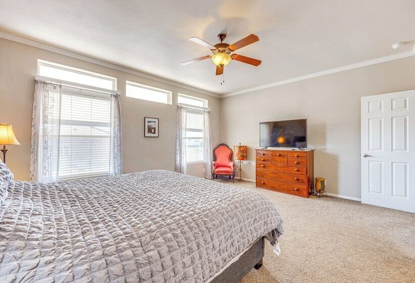 Cañon City Home: Close To Hiking & Rafting!