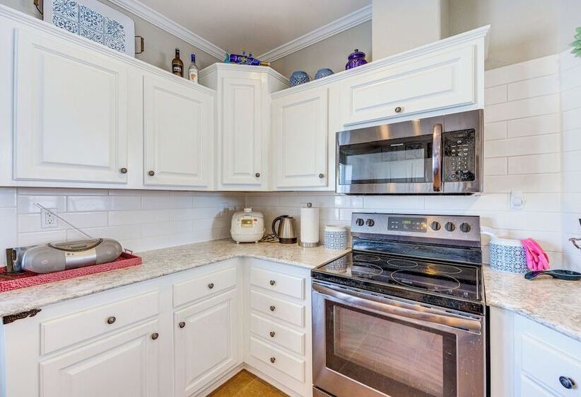 Cañon City Home: Close To Hiking & Rafting!