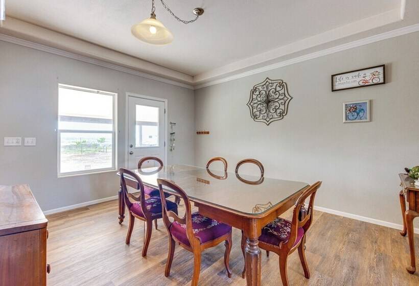 Cañon City Home: Close To Hiking & Rafting!