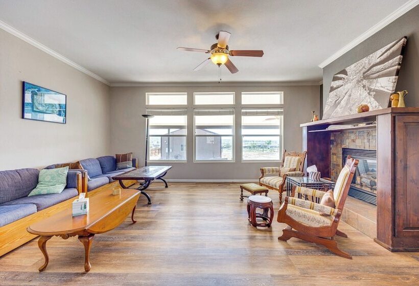 Cañon City Home: Close To Hiking & Rafting!